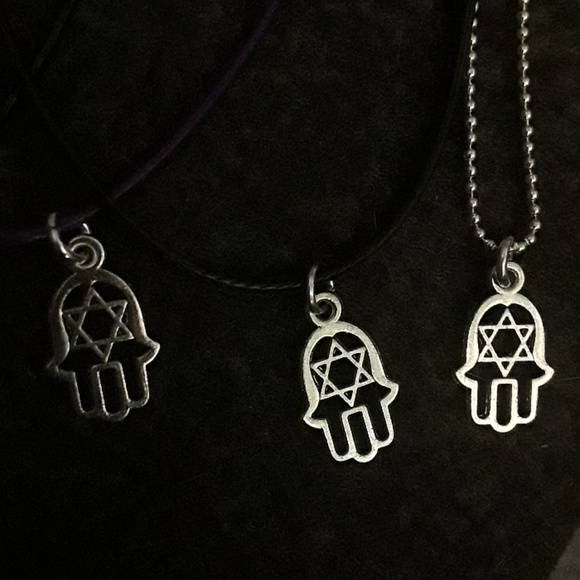 Star of David in hand necklace/ New - Picture 4 of 5